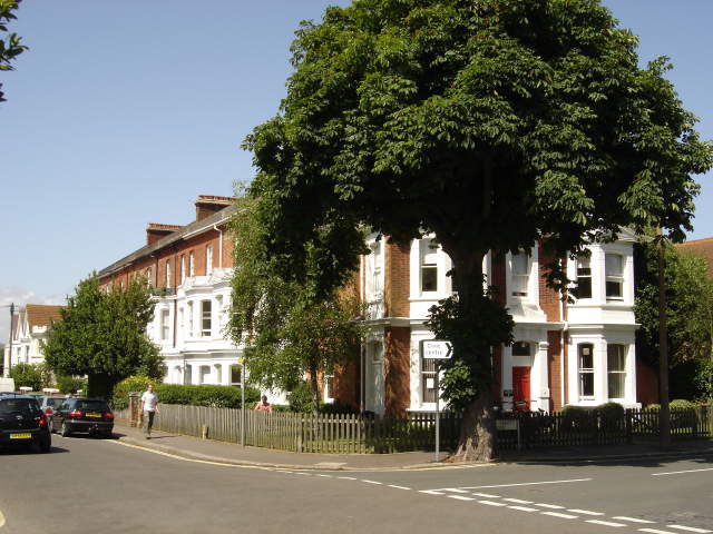 CENTRE OF ENGLISH STUDIES - CES