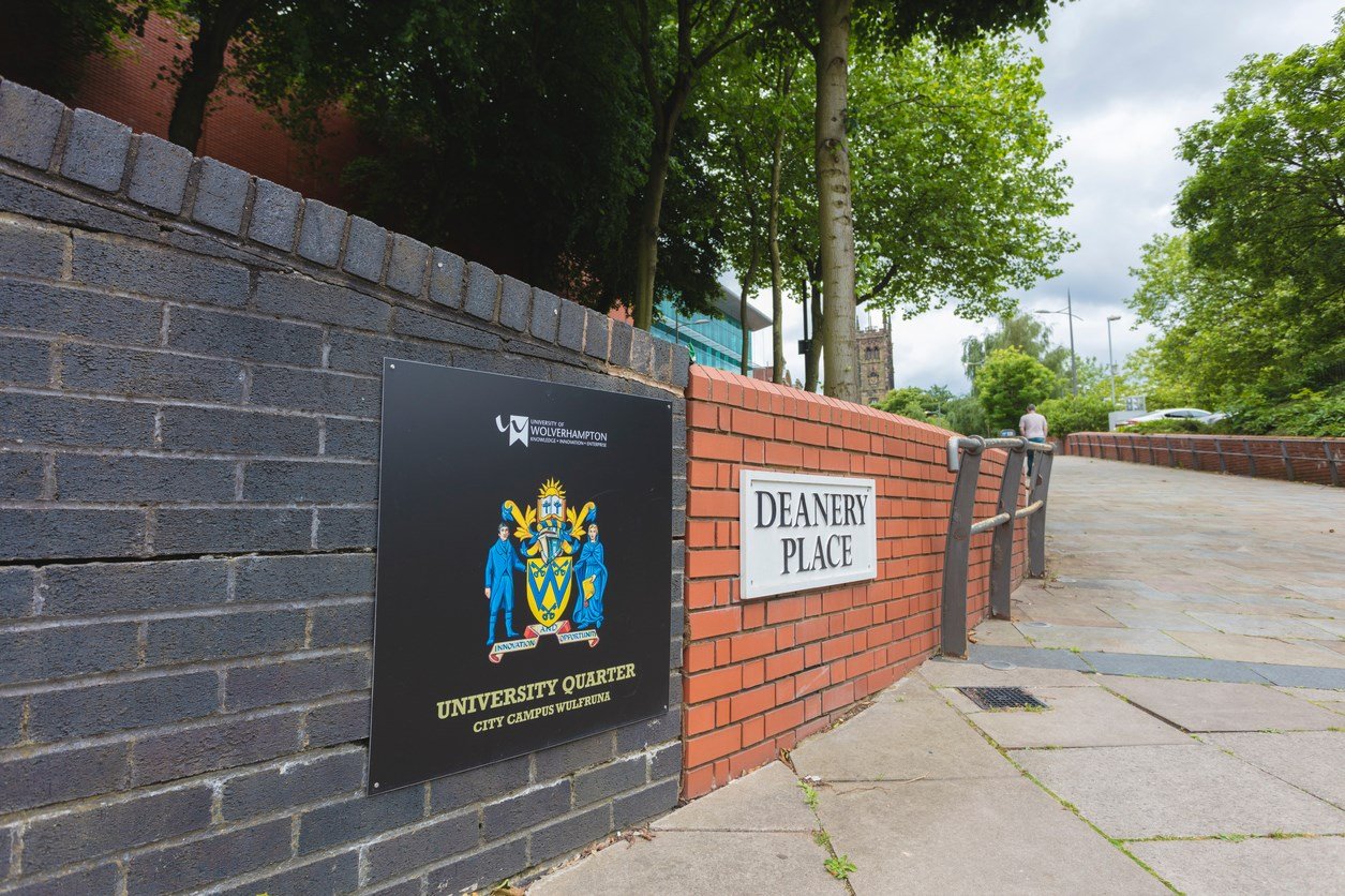 جامعة ولفرهامبتون