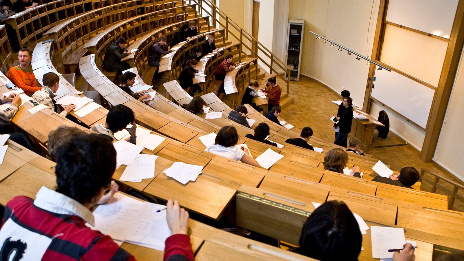 جامعة بيترسبورغ البوليتكنيك - سانت بطرسبرغ - روسيا