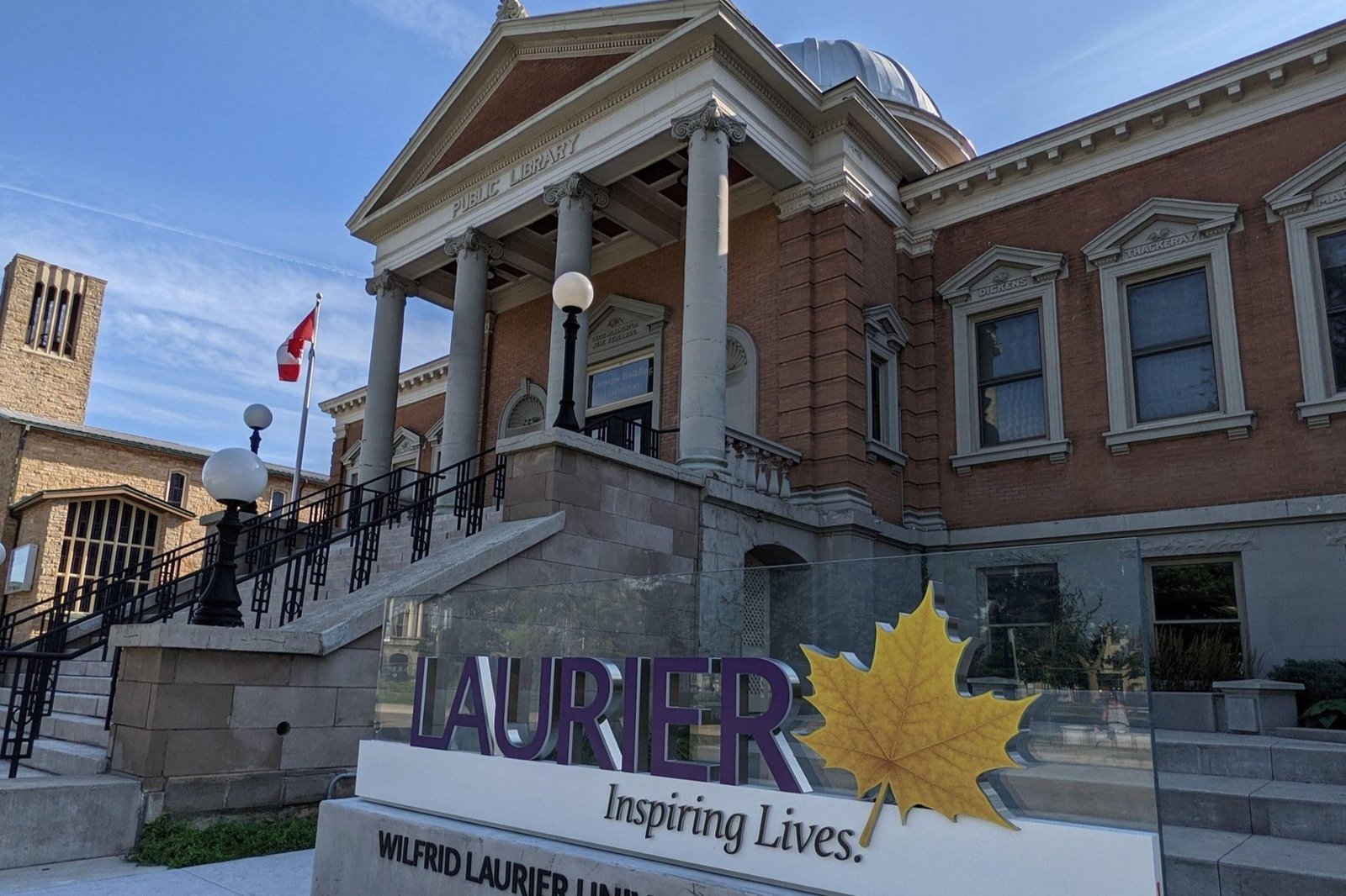 جامعة ويلفريد لورير