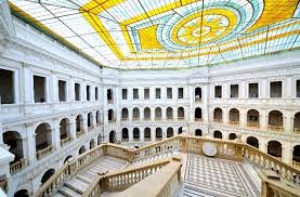 جامعة وارسو للأعمال