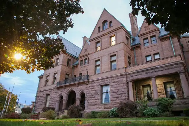 جامعة غانون