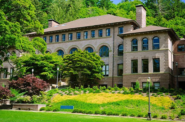 جامعة واشنطن الغربية