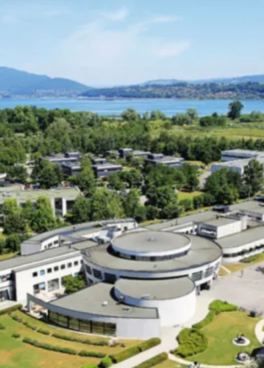 معهد الدراسات العليا في الاقتصاد والتجارة