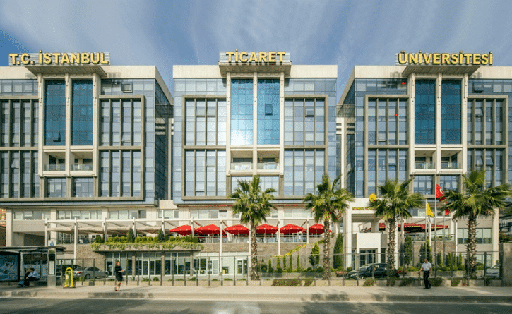 جامعة التجارة في إسطنبول