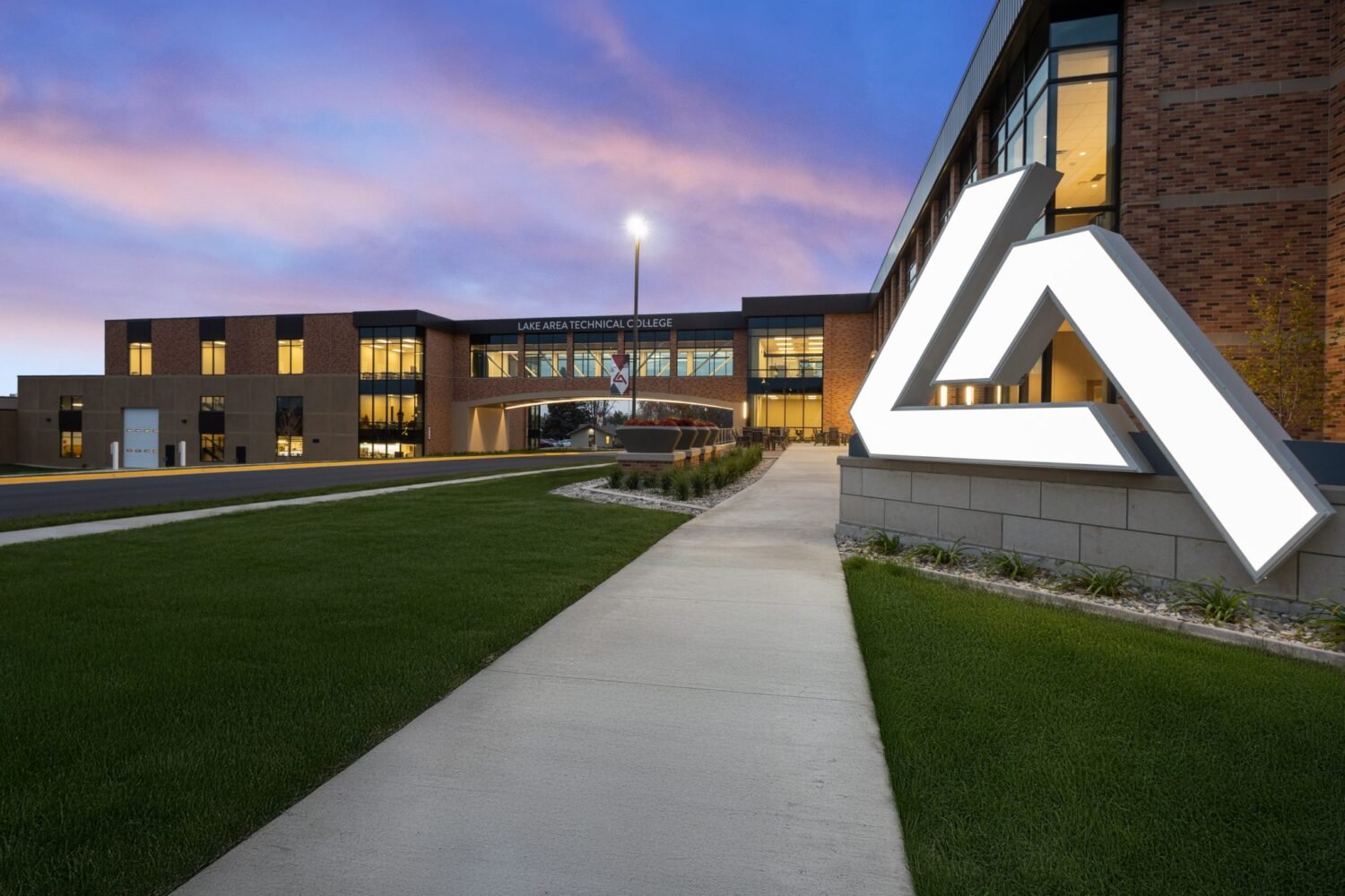 كلية توب تك